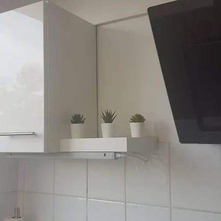 1 A Modern * Duisburg
